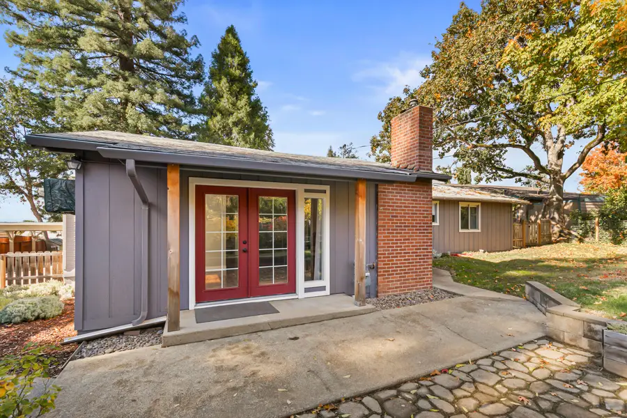 946 NE 12th, Grants Pass, OR 97526 - Image #2