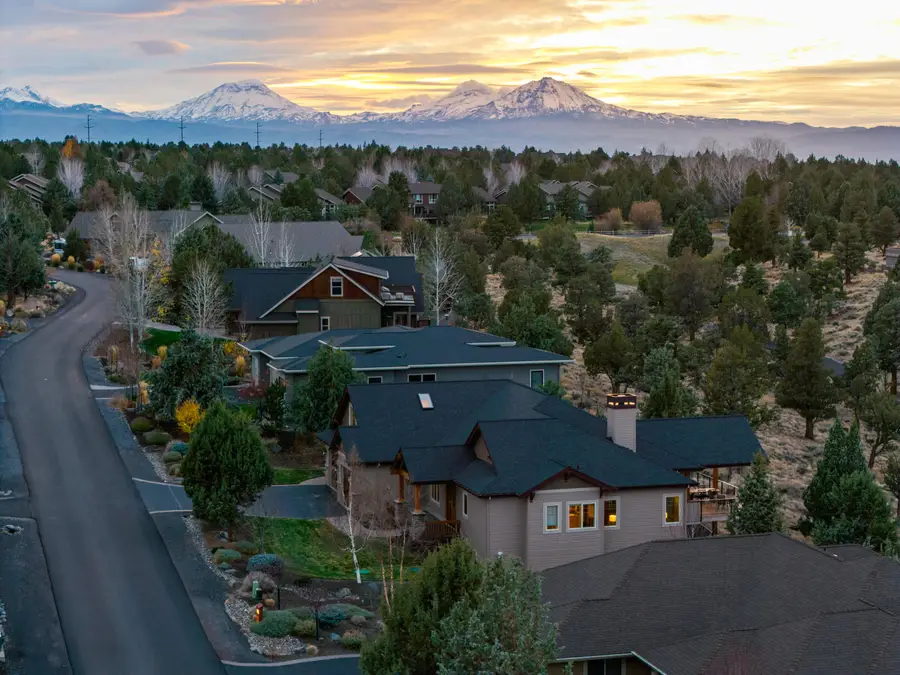 577 Highland Meadow, Redmond, OR 97756 - Image #2