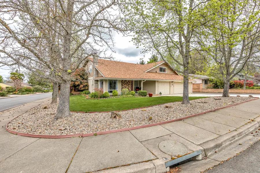 2759 Pennington, Medford, OR 97504 - Image #3