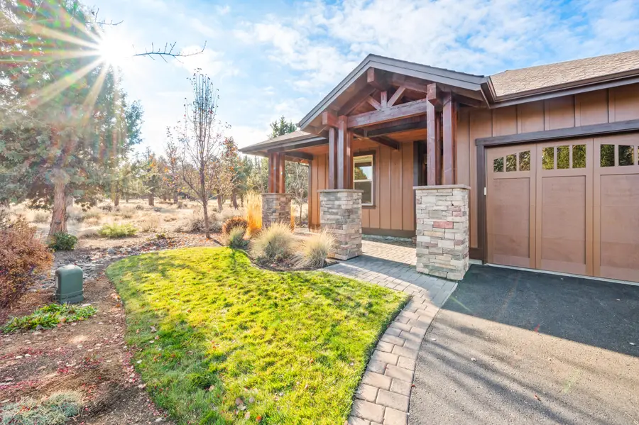 291 Sun Vista, Redmond, OR 97756 - Image #2