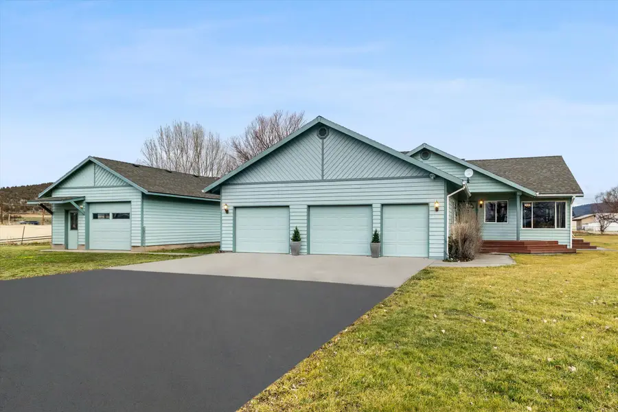 7208 NE Ochoco Highway, Prineville, OR 97754 - #3