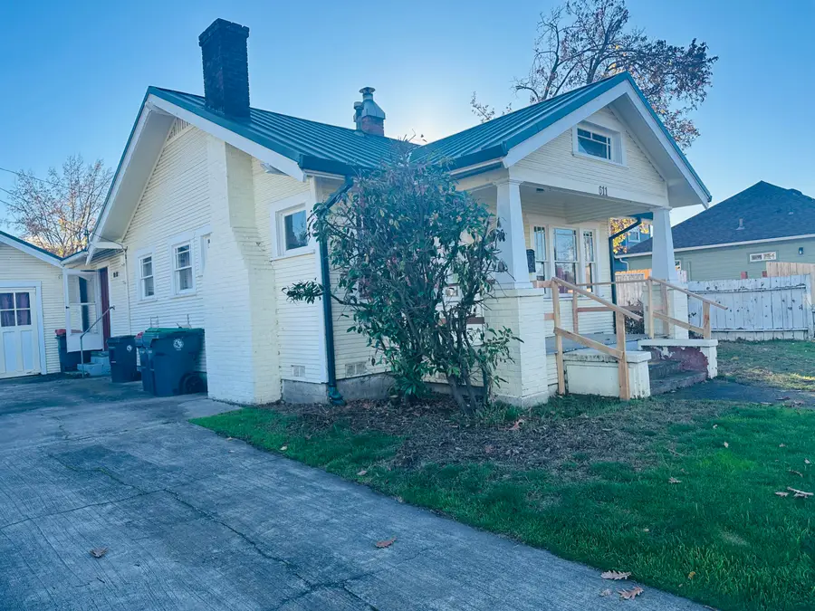 611 W 4th, Medford, OR 97501 - Image #2