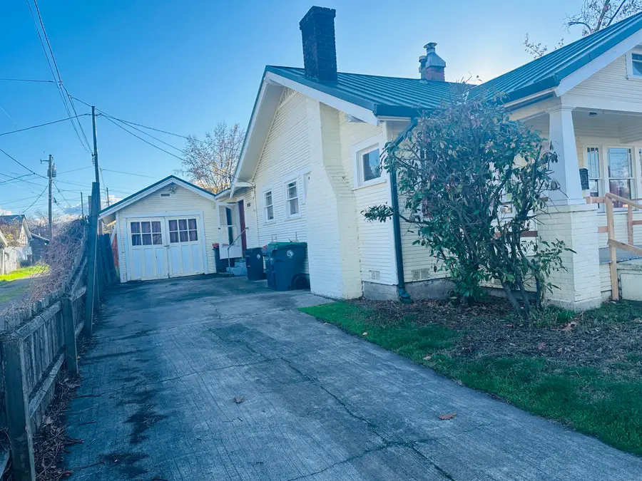 611 W 4th, Medford, OR 97501 - Image #3