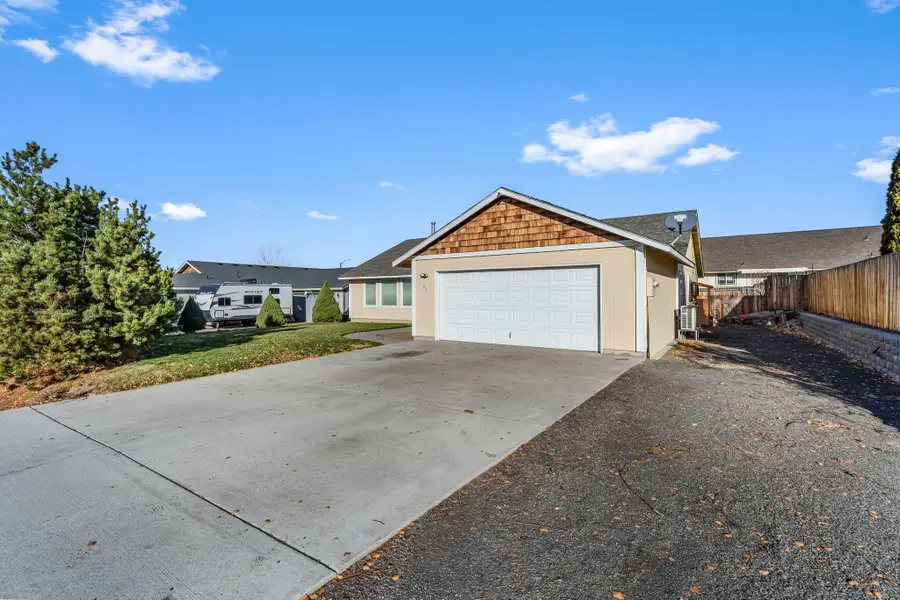 311 Geneva, Culver, OR 97734 - Image #2