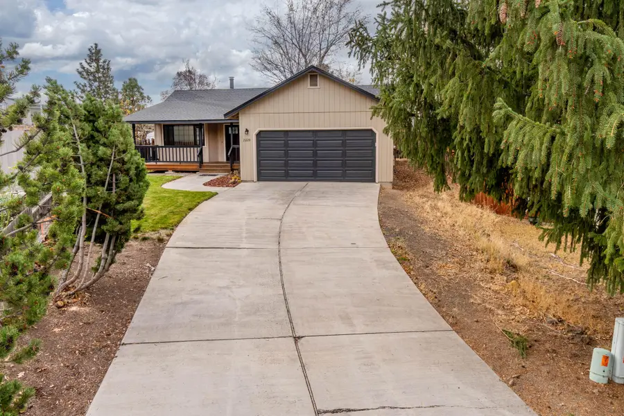 21229 Nicole, Bend, OR 97701 - Image #2