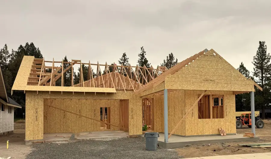 61221 SE Wagyu, Bend, OR 97702 - Image #3