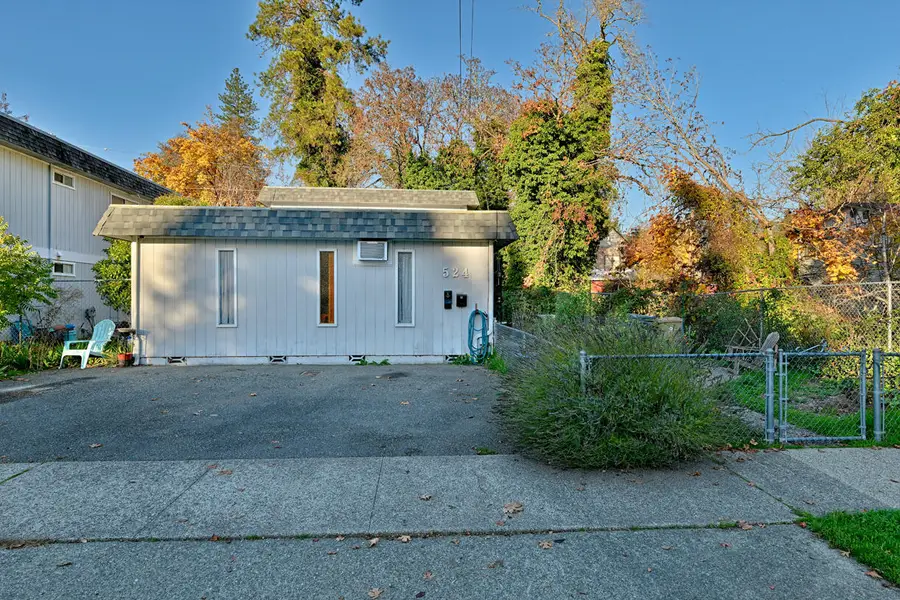 524 Nw C, Grants Pass, OR 97526 - Image #2