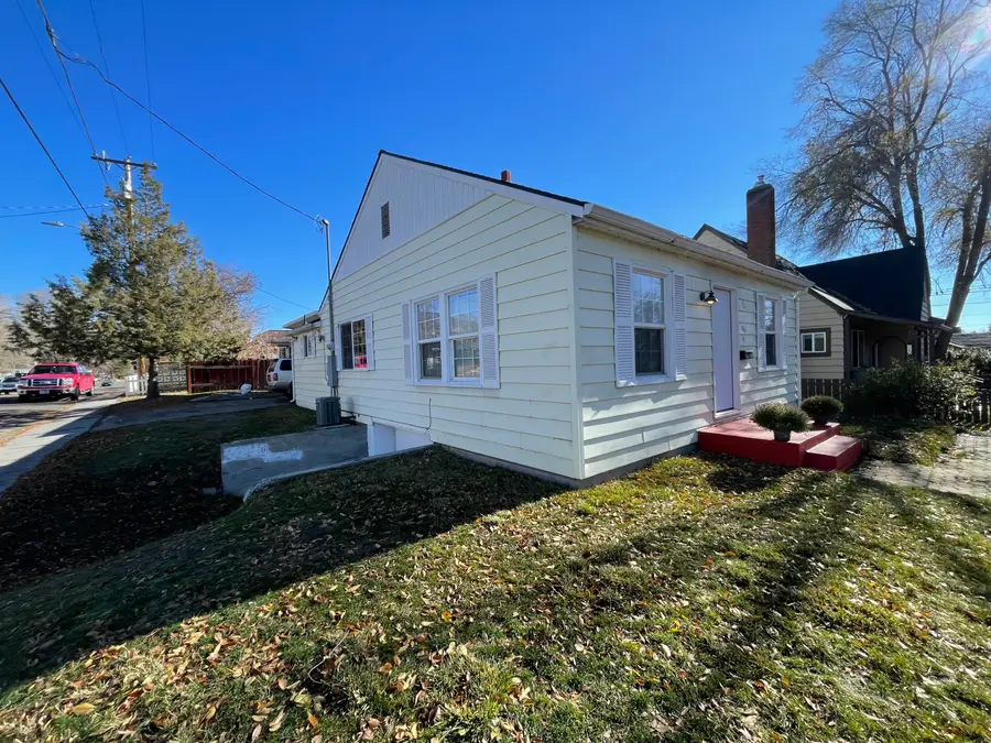 703 Mitchell, Klamath Falls, OR 97601 - Image #2