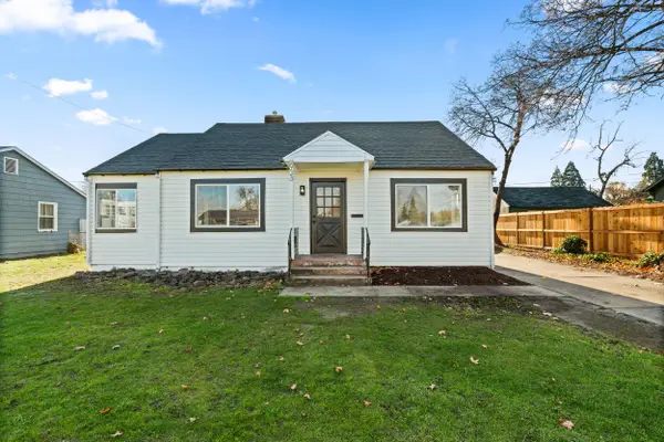 933 Dakota, Medford, OR 97501