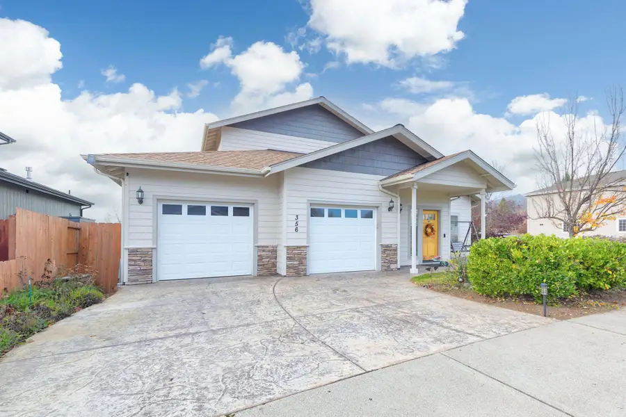 356 SW Bayou, Grants Pass, OR 97526 - Image #2