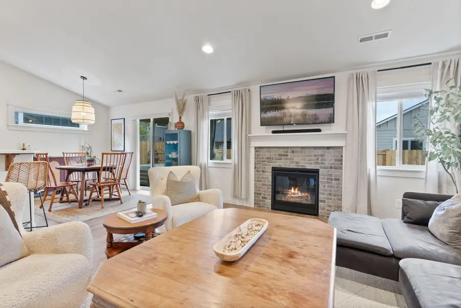 632 N Reed, Sisters, OR 97759 - Image #2