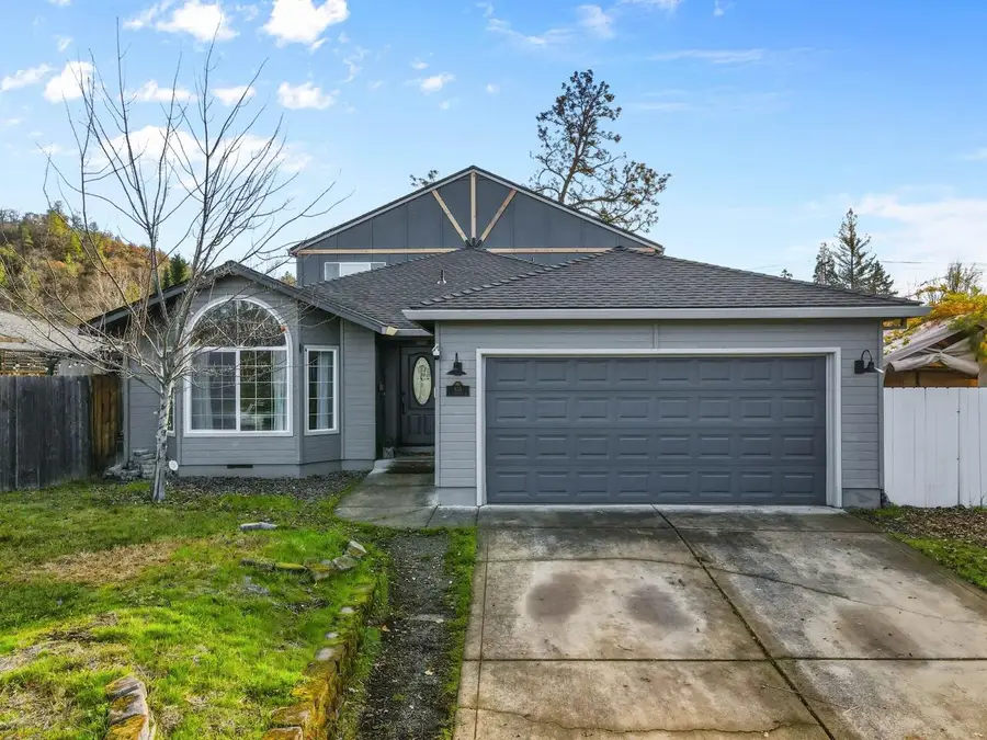 616 E Archwood, Eagle Point, OR 97524 - Image #2