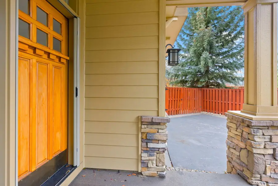 20939 Blue Bush, Bend, OR 97701 - Image #2