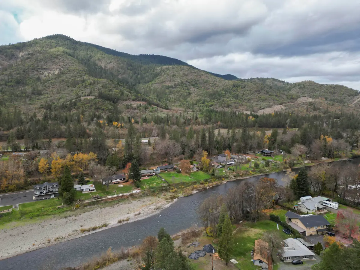 7955 Rogue River, Grants Pass, OR 97527 - Image #1