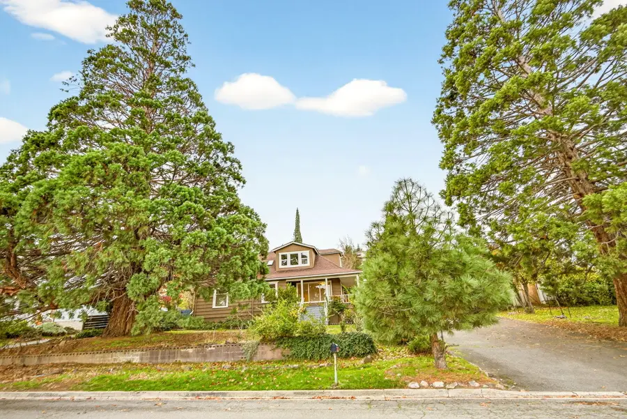 527 Chestnut, Ashland, OR 97520 - Image #2