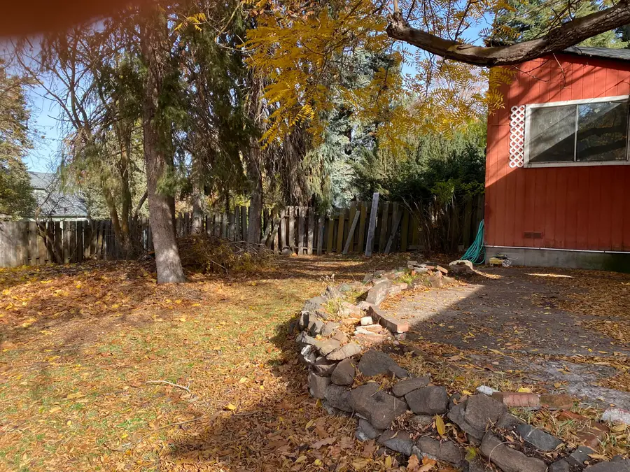 1313 Lynnewood, Klamath Falls, OR 97601 - Image #2