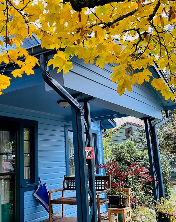 108 N 1st, Talent, OR 97540