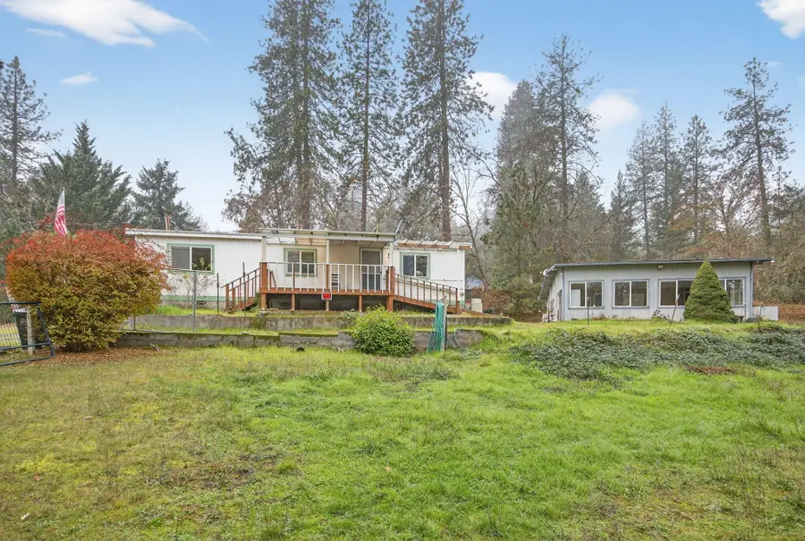 218 Hessar, Grants Pass, OR 97527 - Image #2