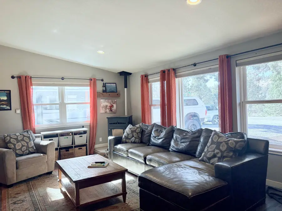 64564 Riverview, Bend, OR 97703 - Image #3