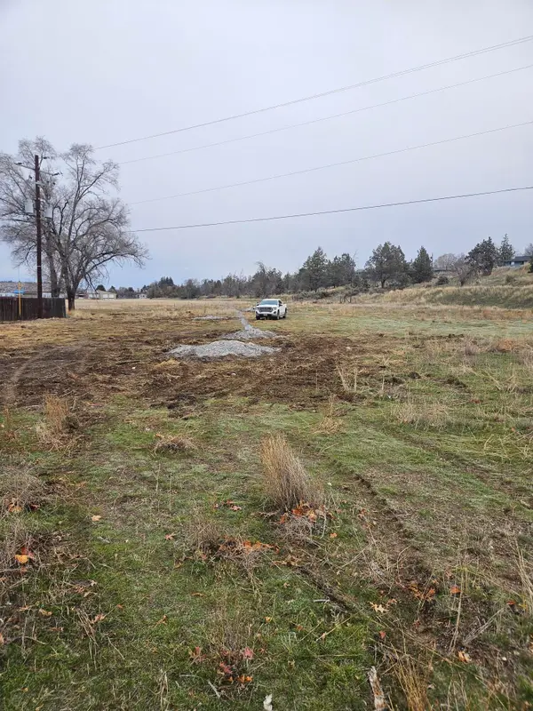 401 NE 6th, Madras, OR 97741