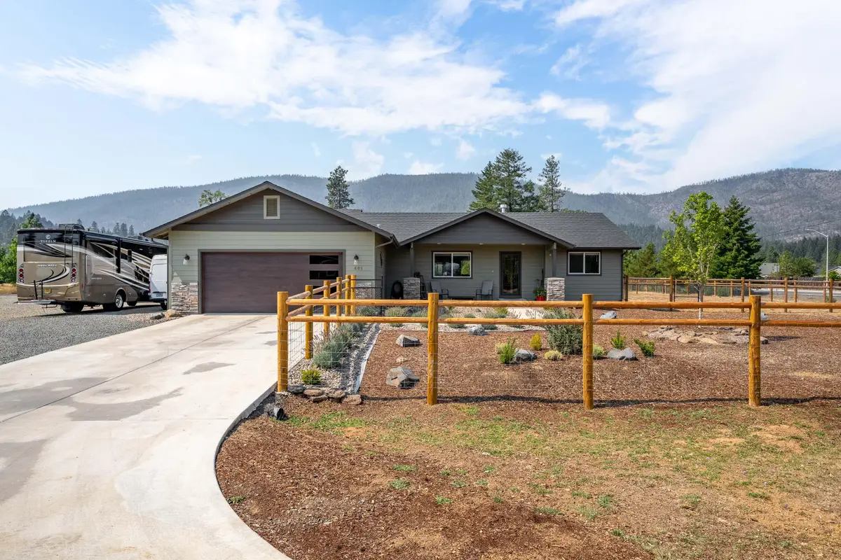 601 E Forks, Cave Junction, OR 97523 - Image #1