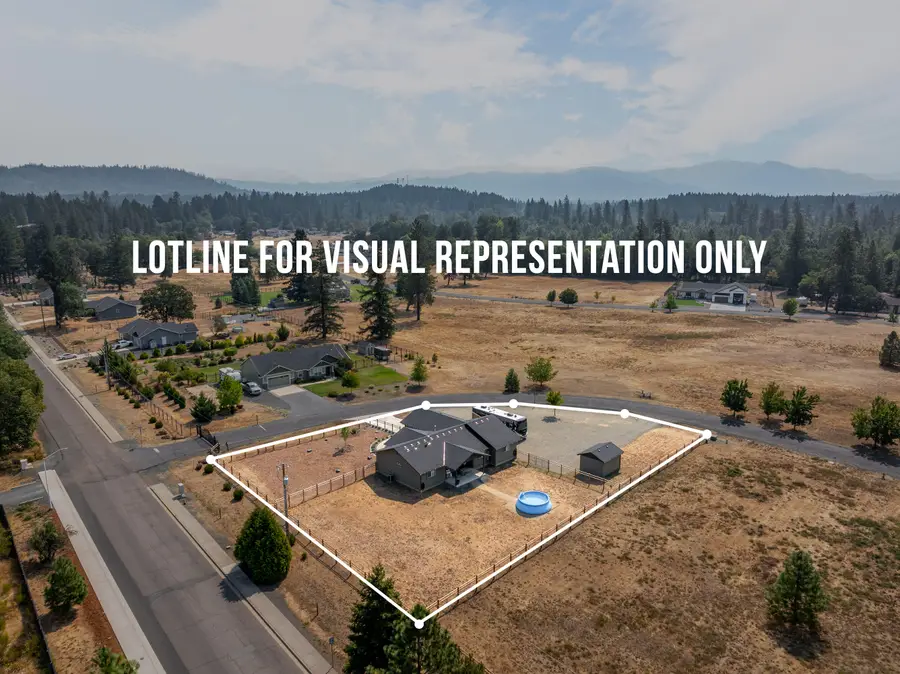 601 E Forks, Cave Junction, OR 97523 - Image #2