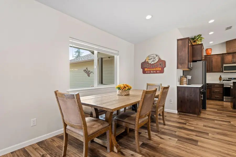 601 E Forks, Cave Junction, OR 97523 - Image #3