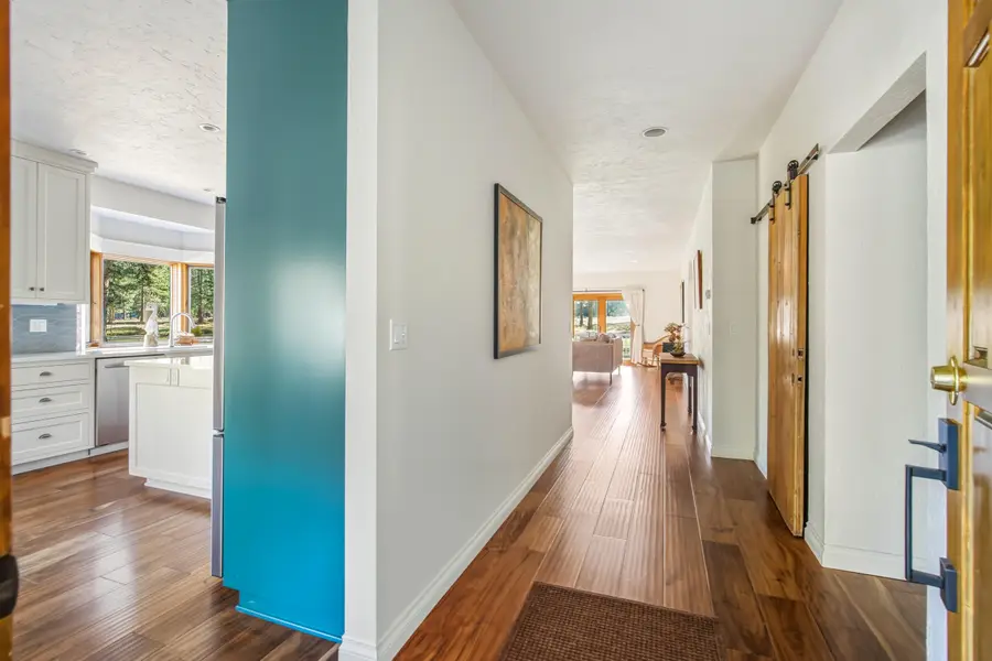 60701 Willow Creek, Bend, OR 97702 - Image #3