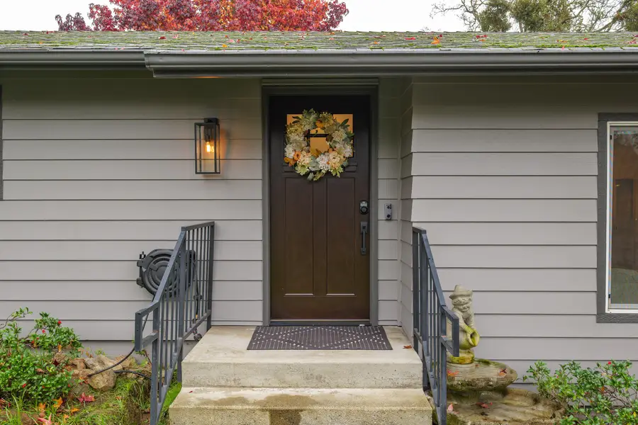 1051 NE Pepperwood, Grants Pass, OR 97526 - Image #2