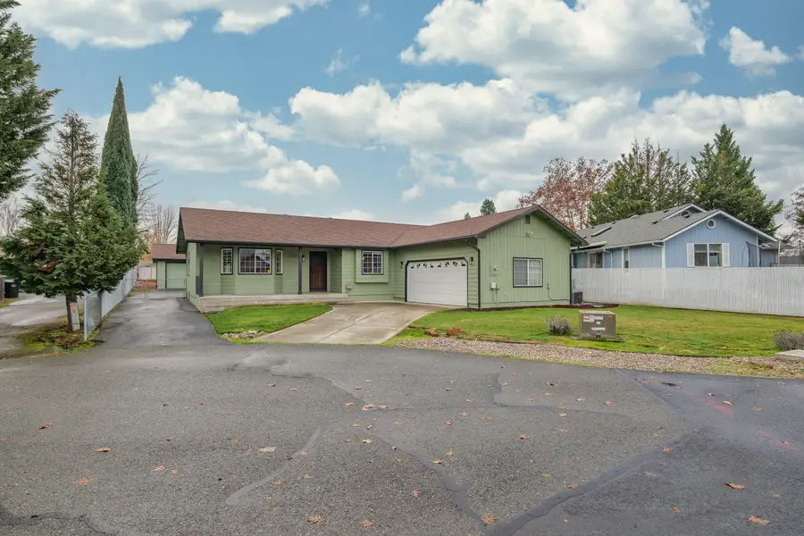 1517 Molly, Grants Pass, OR 97527 - Image #3