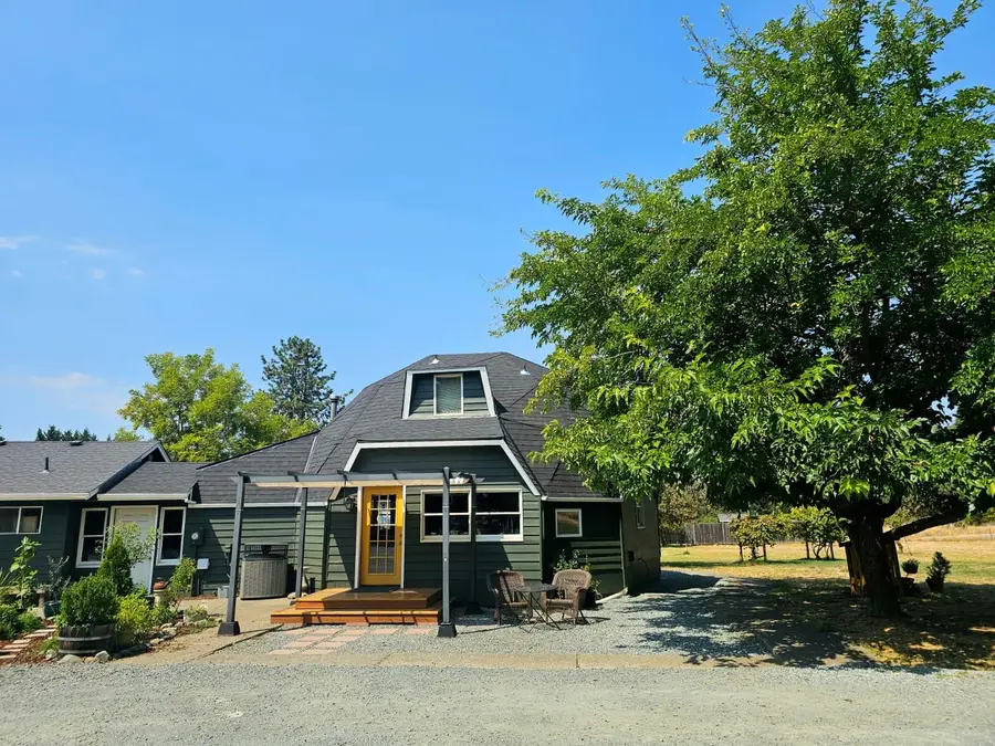 1931 Dellwood, Grants Pass, OR 97526 - Image #2