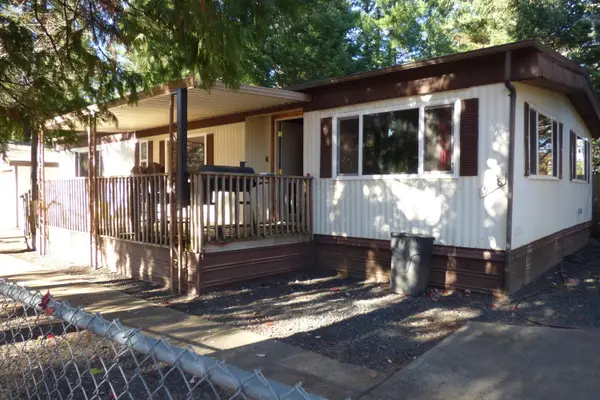 508 Bumblebee, Cave Junction, OR 97523