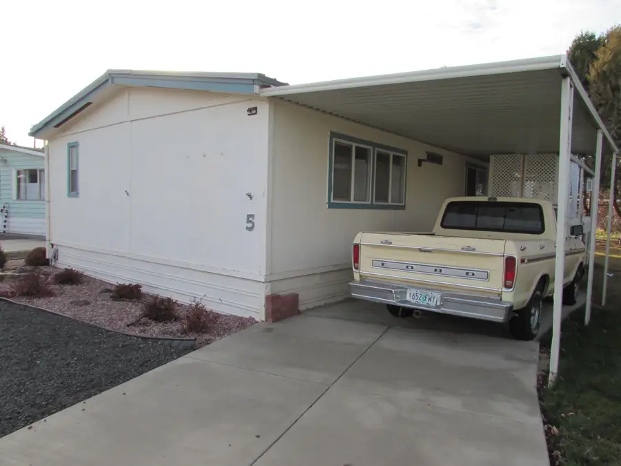 2633 SW Obsidian, Redmond, OR 97756 - Image #3