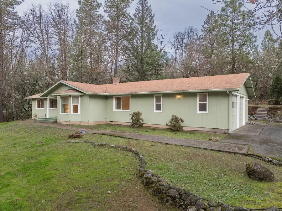 751 Azalea, Grants Pass, OR 97526 - Image #2