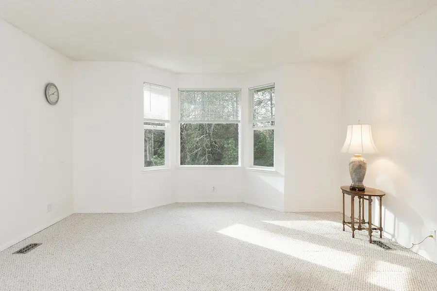 751 Azalea, Grants Pass, OR 97526 - Image #3