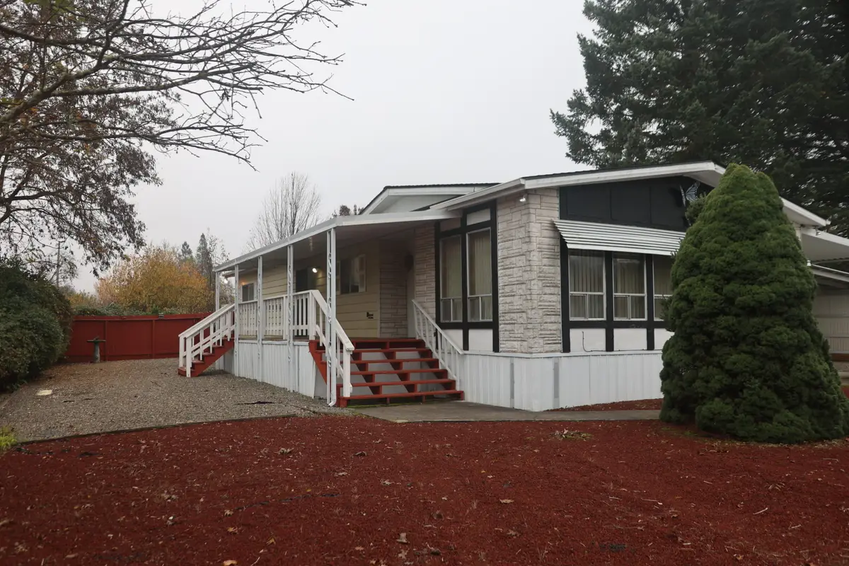 1125 SE Lee Roze, Grants Pass, OR 97527 - Image #1