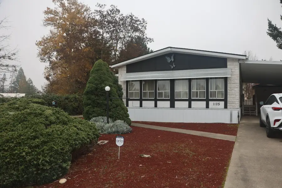 1125 SE Lee Roze, Grants Pass, OR 97527 - Image #2