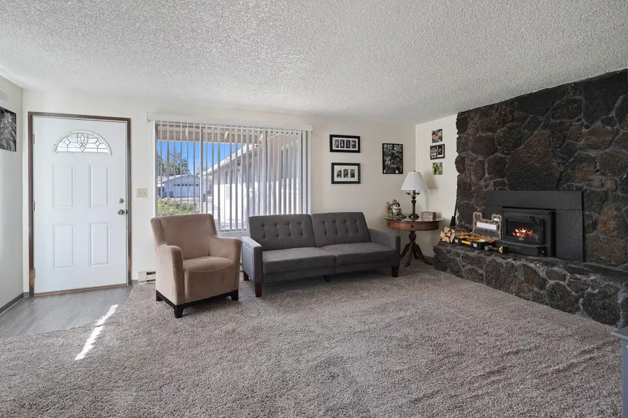 1212 SW 18th, Redmond, OR 97756 - Image #2