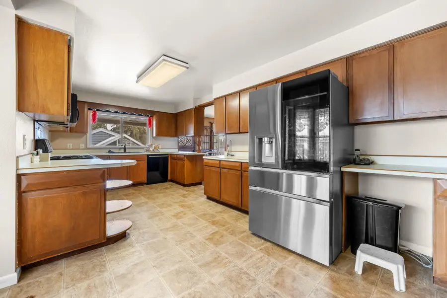 1123 NW Canyon, Redmond, OR 97756 - Image #2