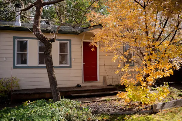 233 Upper Applegate, Jacksonville, OR 97530