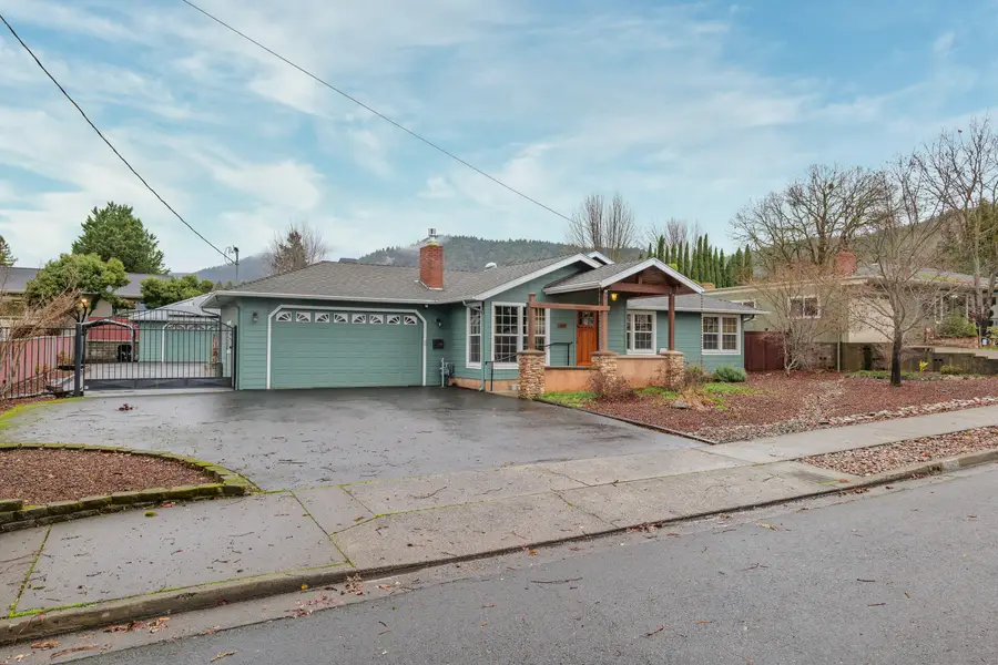 300 NE Mead Street, Grants Pass, OR 97526 - #2