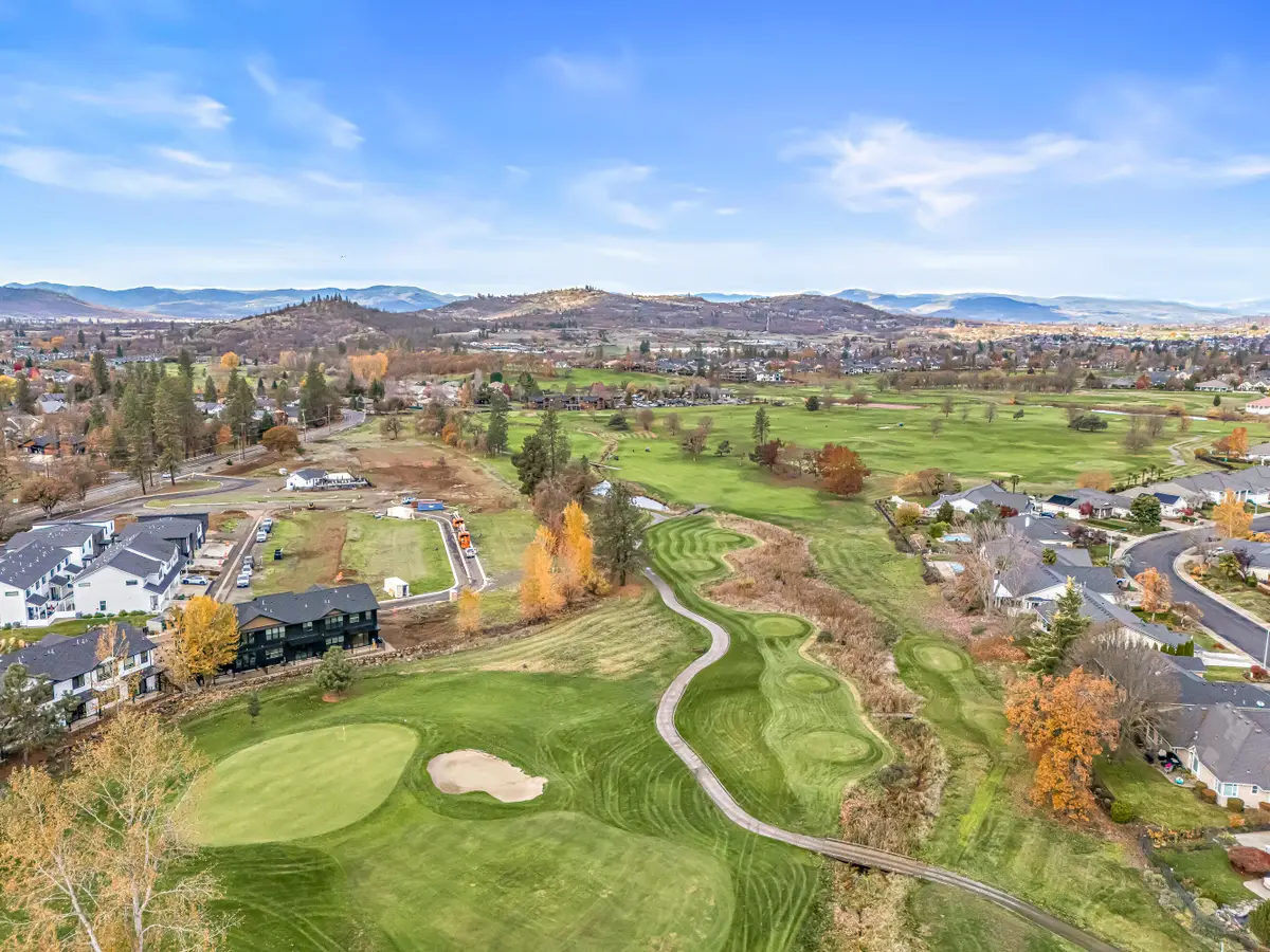 210 Bogey, Eagle Point, OR 97524 - Image #1