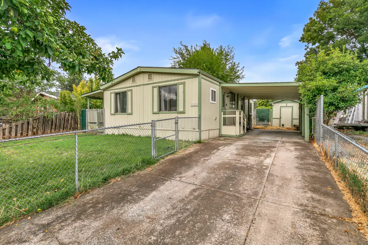 558 Meadow, Eagle Point, OR 97524 - Image #1