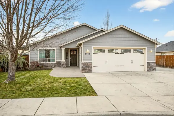 7793 Fallbrook, White City, OR 97503