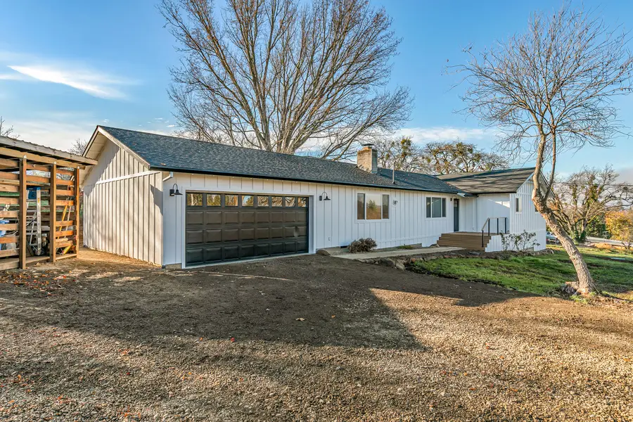 885 Mountain View, Eagle Point, OR 97524 - Image #2