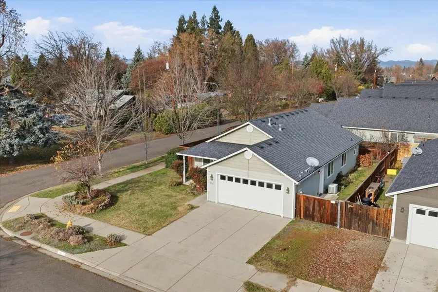 311 Isabel, Medford, OR 97501 - Image #2