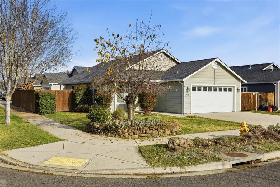 311 Isabel, Medford, OR 97501 - Image #3