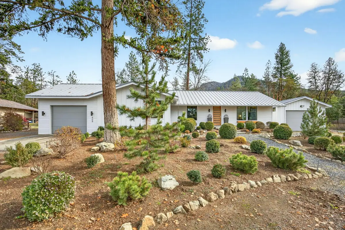 909 Upper Applegate, Jacksonville, OR 97530 - Image #1