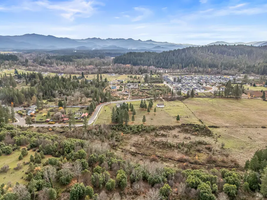 620 W River, Cave Junction, OR 97523 - Image #2