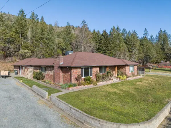 7420 N Applegate, Grants Pass, OR 97527